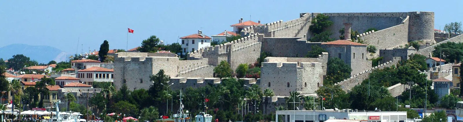 Burg von Çeşme und Archäologisches Museum Çeşme, Izmir