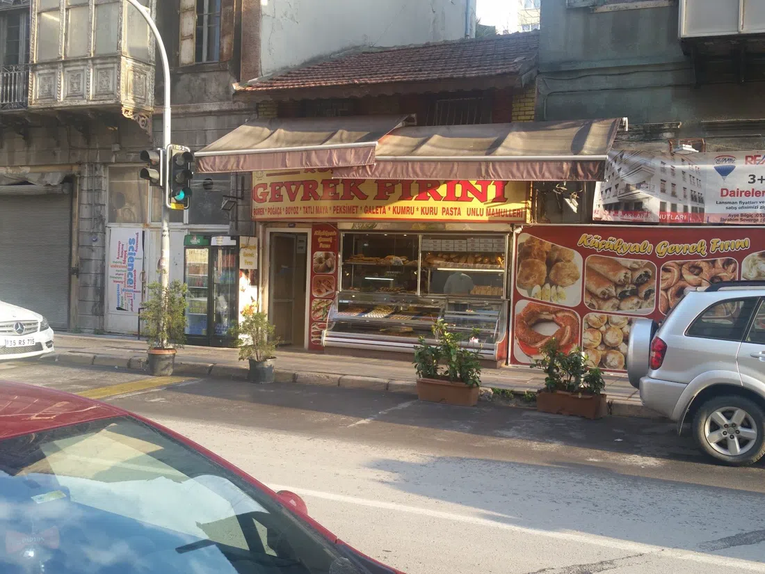 Küçükyalı Gevrek Fırını, Izmir