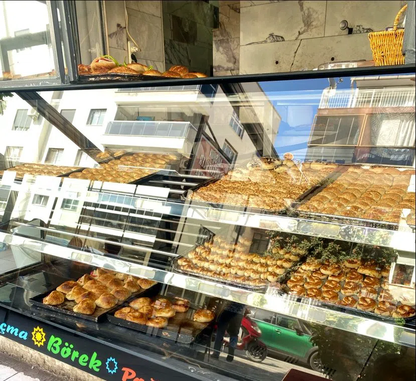 Meşhur Bahçelievler Gevrek & Boyoz Fırını, Izmir